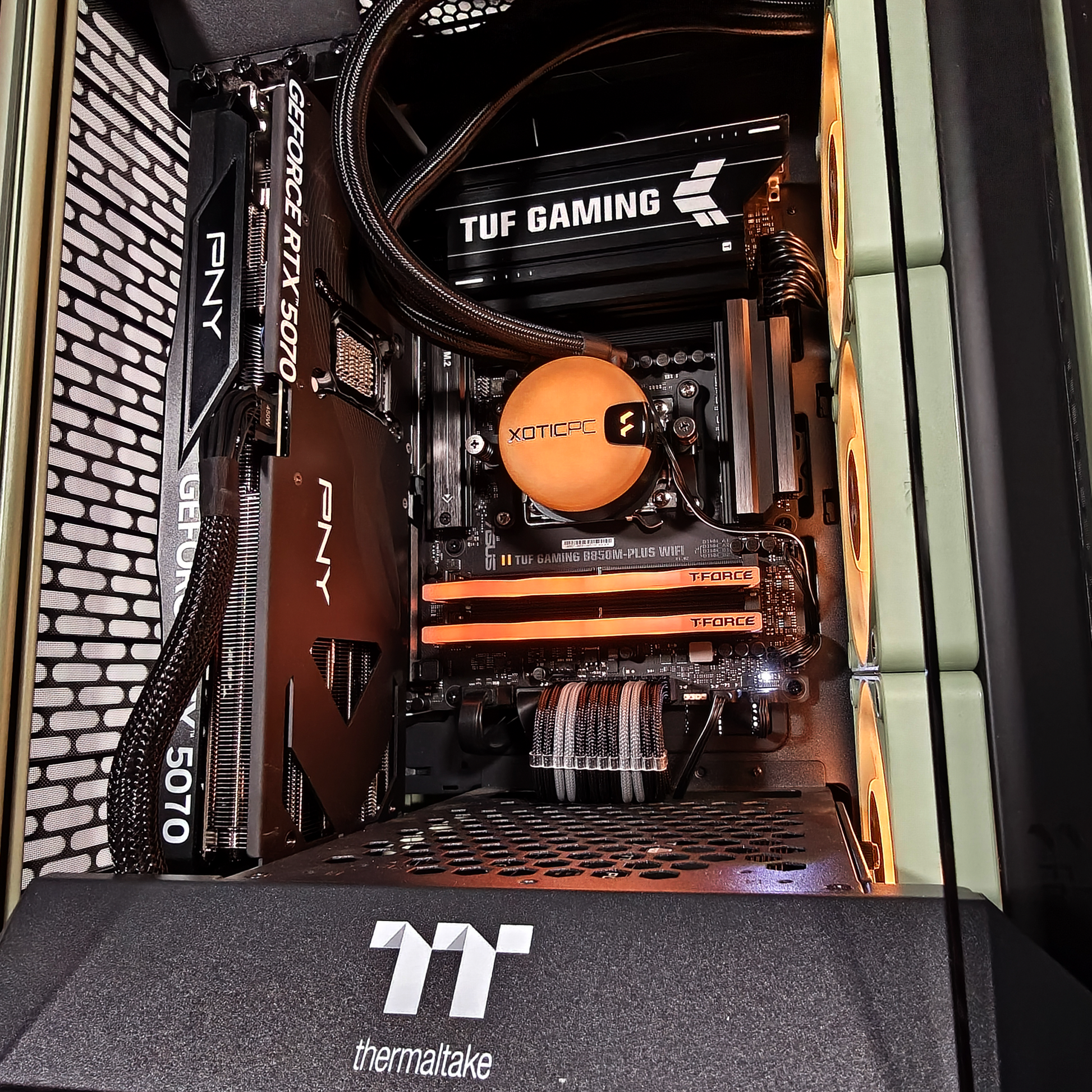 BioHazard Tower — RTX 5070, Ryzen 7 9700X, 32GB DDR5, 2TB SSD