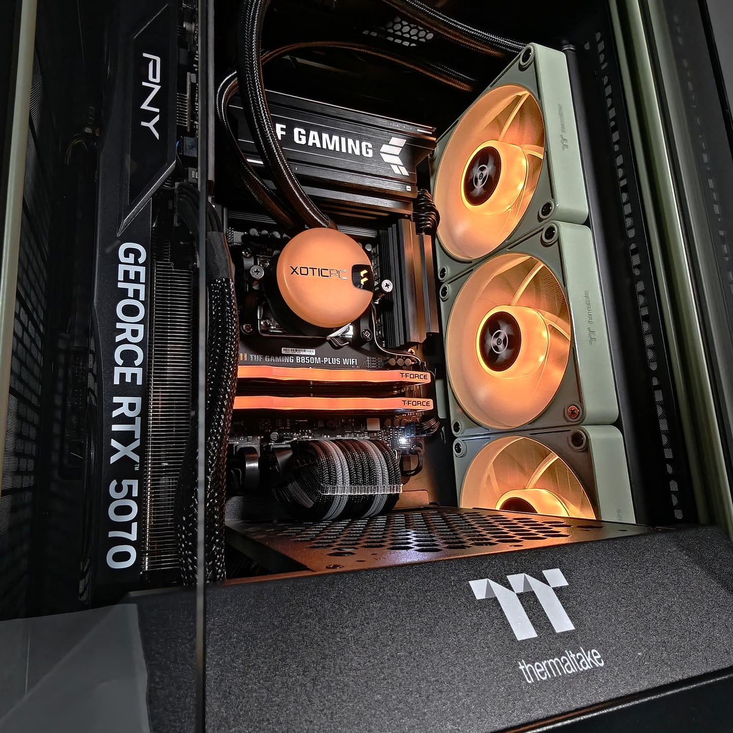 BioHazard Tower — RTX 5070, Ryzen 7 9700X, 32GB DDR5, 2TB SSD