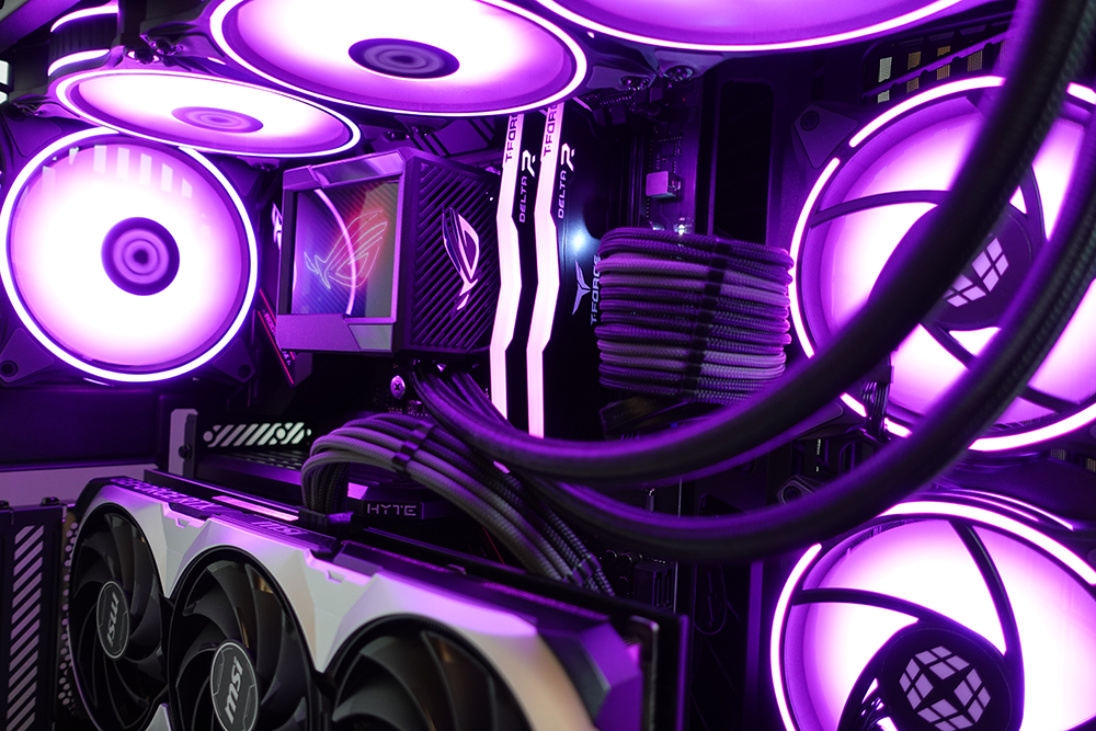 G6 HYTE Y40 Gaming Desktop