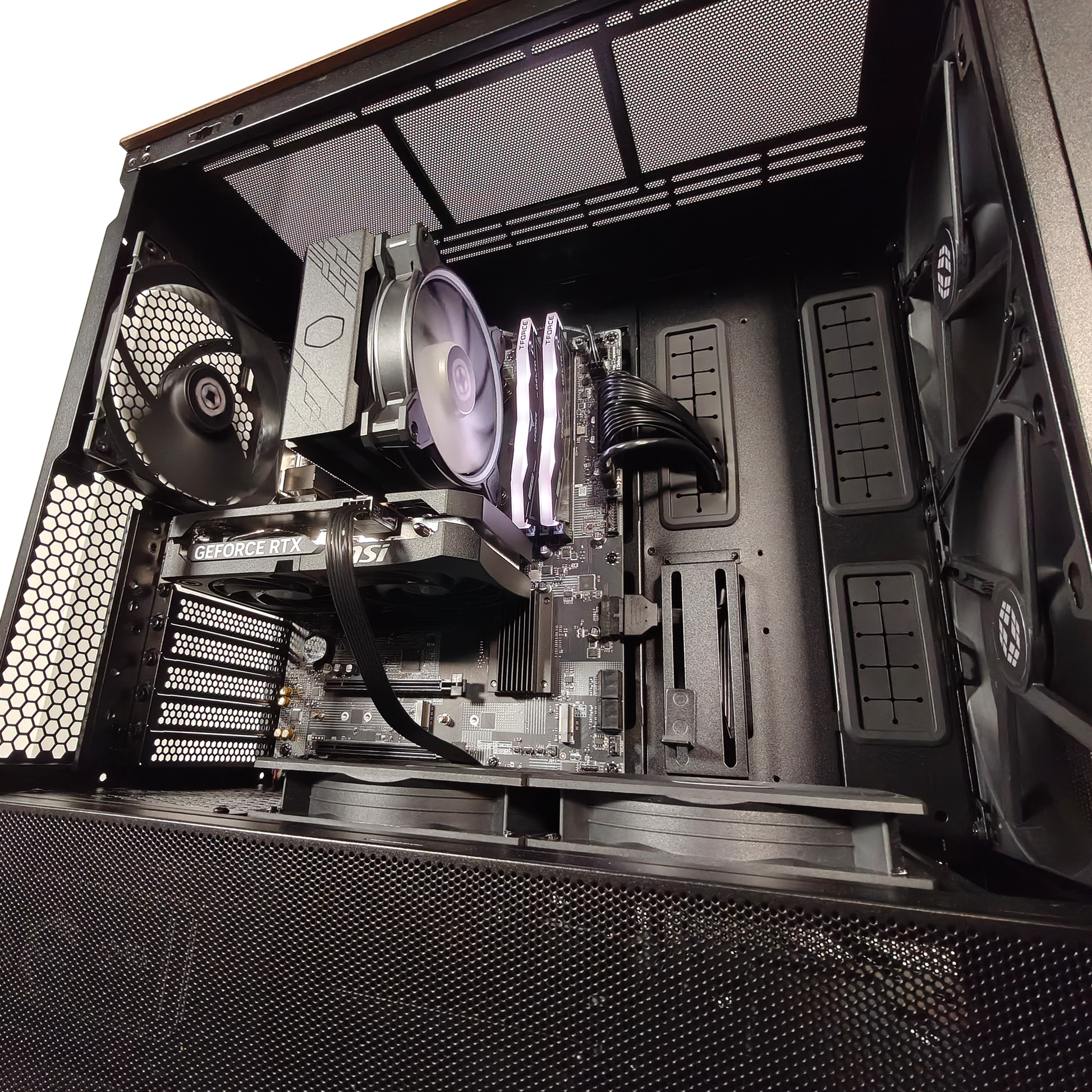 LANCOOL 217 — RTX 5060, Core Ultra 7 265K, 32GB DDR5, 2TB SSD