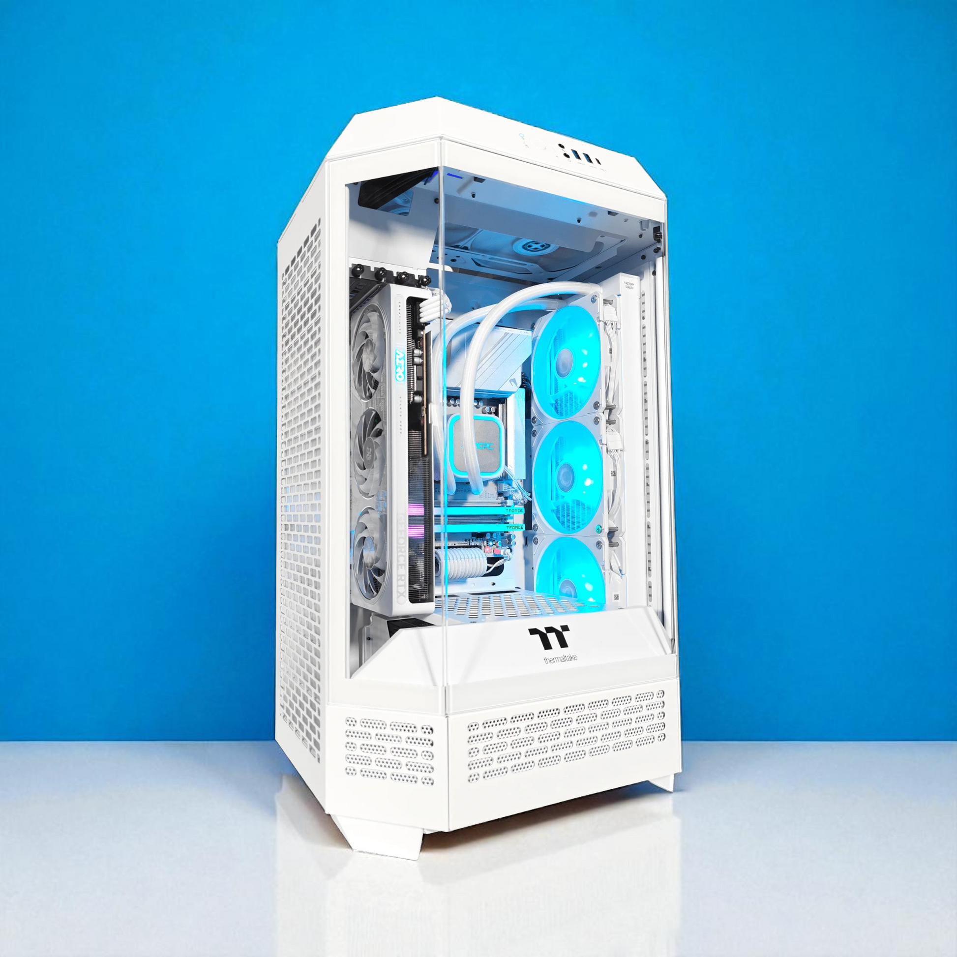 Thermaltake Tower 300 Ghost — RTX 5060, Ryzen 7 9700X, 32GB DDR5, 2TB SSD