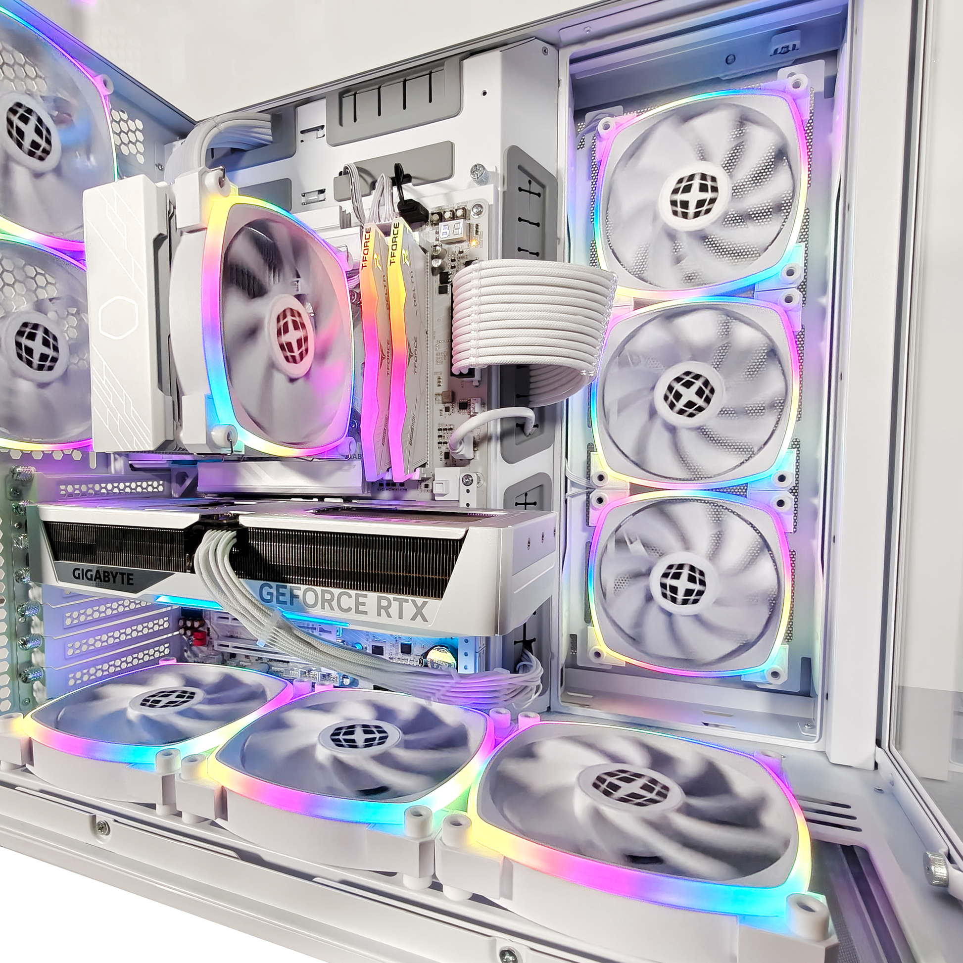 Vision Ghost — RTX 5070, Core Ultra 7 265K, 32GB DDR5, 2TB SSD