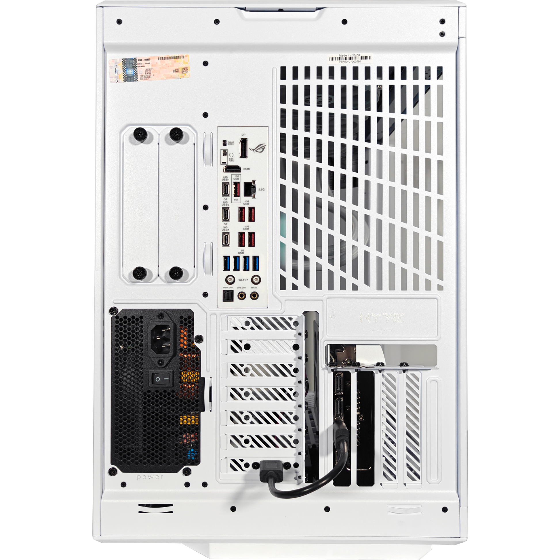 Y70 Ghost — RTX 5070, Ryzen 7 9800X3D, 32GB DDR5, 2TB SSD