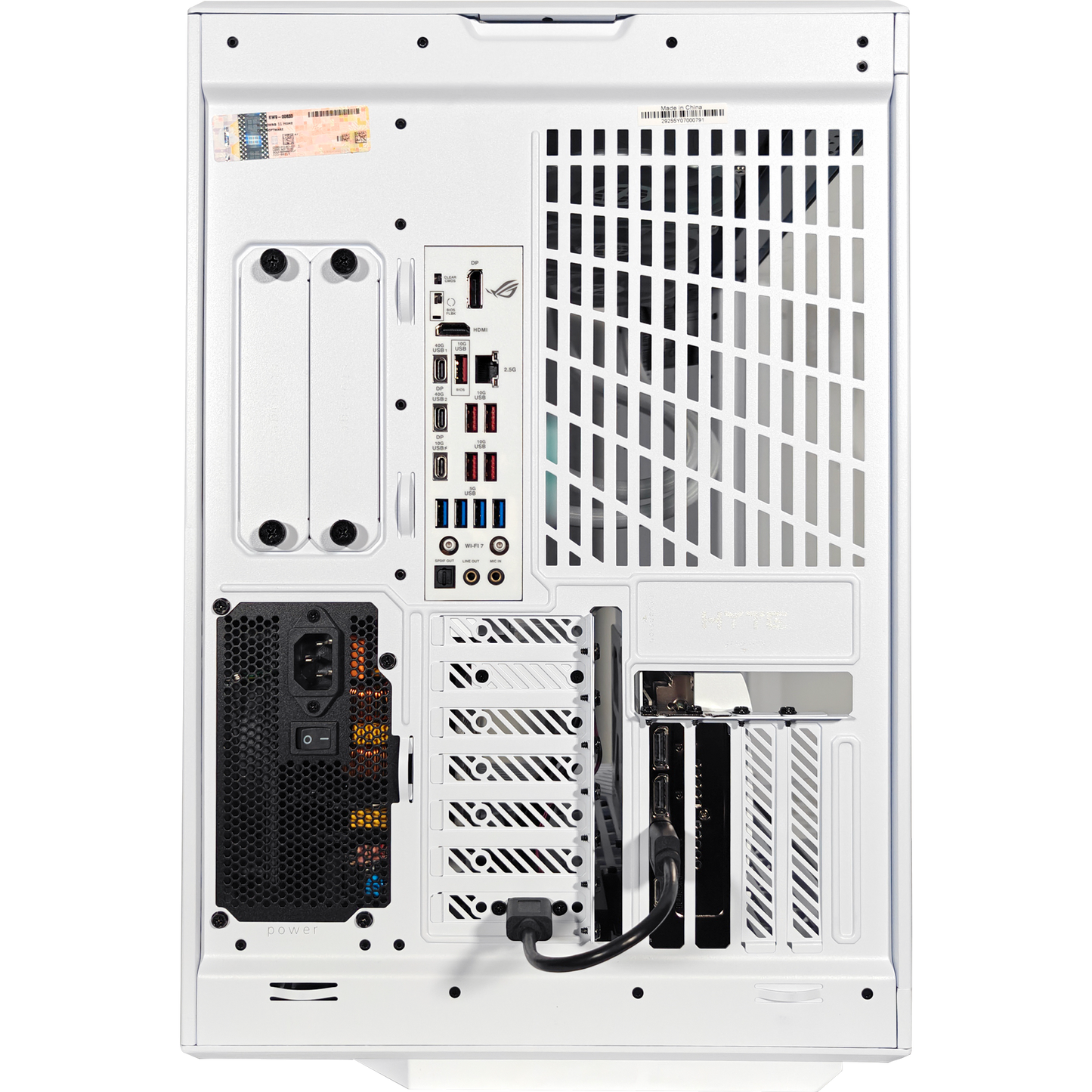 Y70 Ghost — RTX 5070, Ryzen 7 9800X3D, 32GB DDR5, 2TB SSD