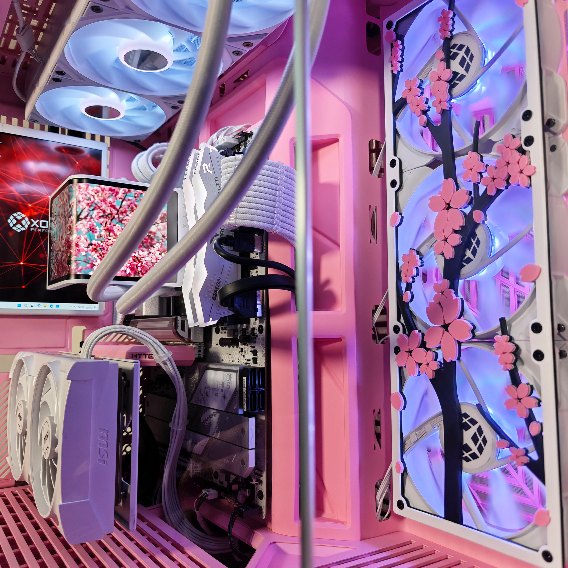 Sakura Y70 — RTX 5070, Core Ultra 7 265K, 32GB DDR5, 2TB SSD